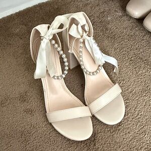 Elegant Cream Women's Sandals with Pearl Accents